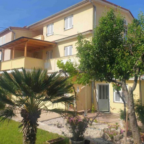 Apartments and Rooms Markovski